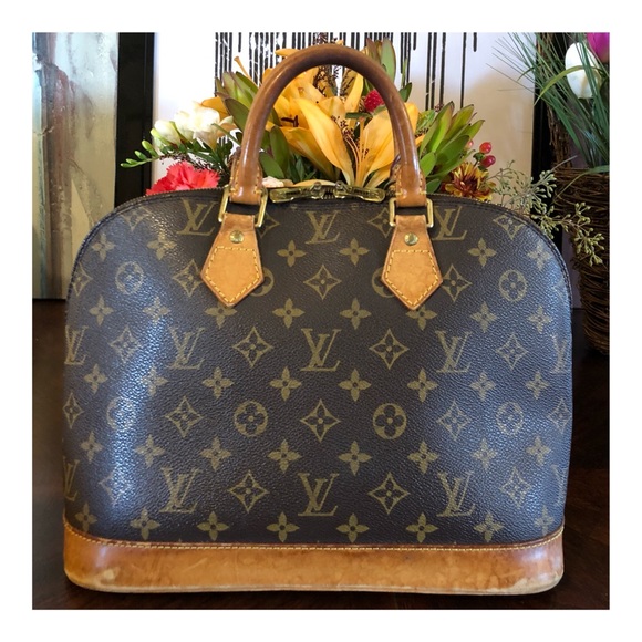 Louis Vuitton Handbags - 🔥SALE🔥AUTHENTIC LOUIS VUITTON ALMA PM